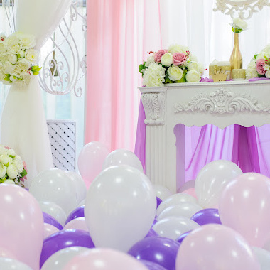 bachelorette balloon ideas fi with room filled with purple and white balloons